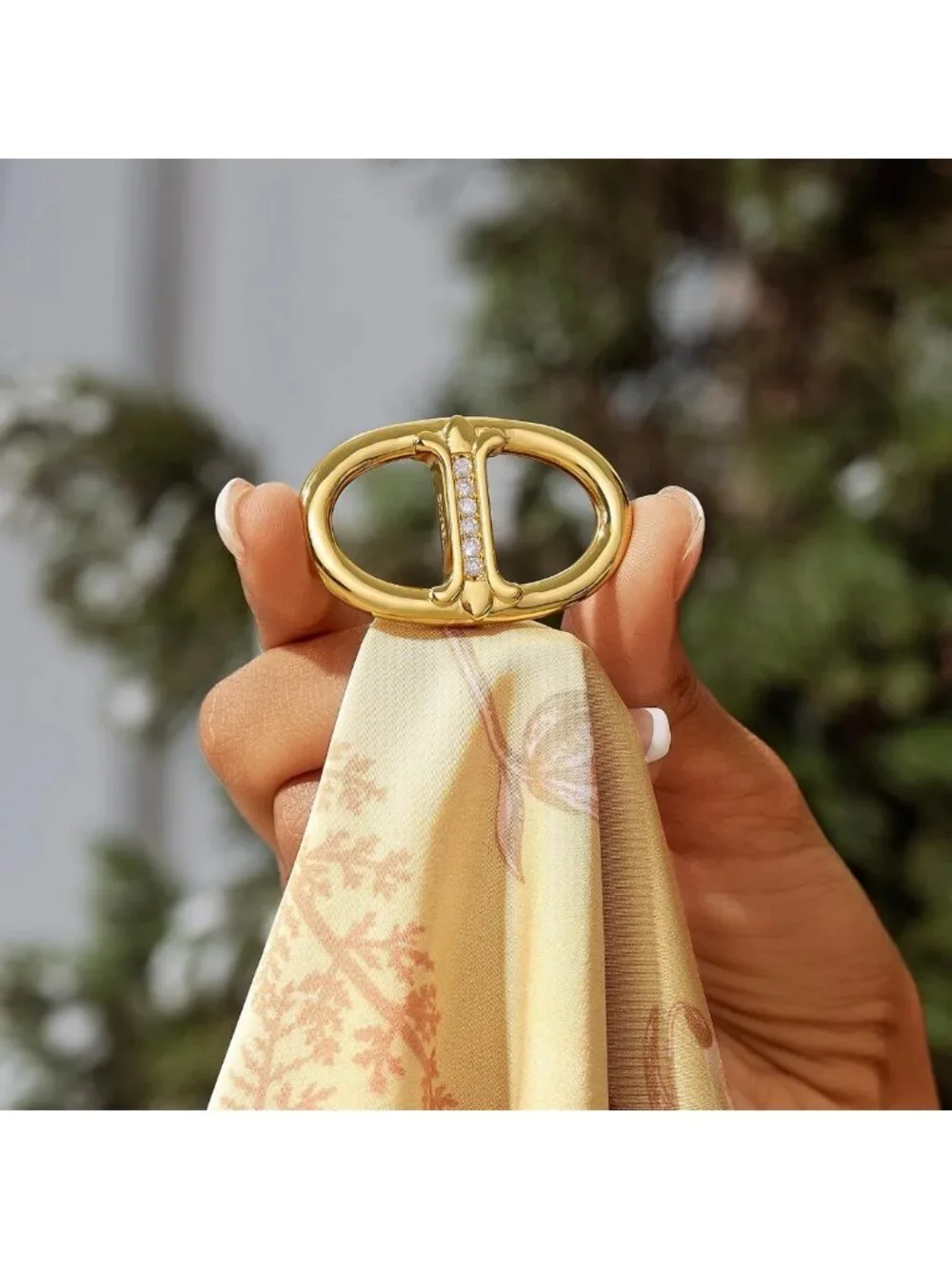 Elegant 18K Gold Plated Oval Silk Scarf Ring with Rhinestones - Stylish Scarf
